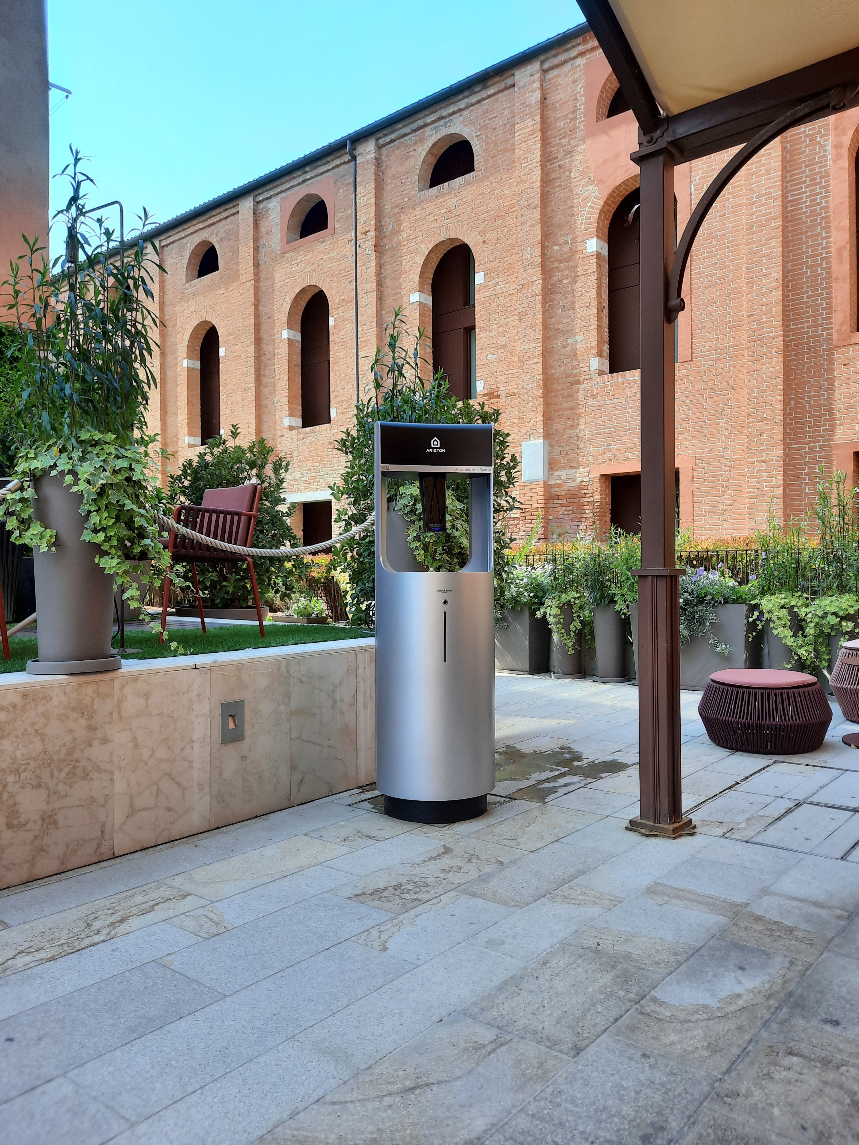 Designer Umberto Palermo and Ariston present the IGEA CARE hand washbasin column at Murano, Venice